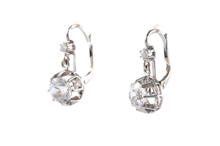Boucles d'oreilles en or blanc 18 carats serties de zirconiums 58 Facettes B893