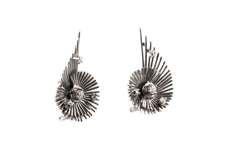 Boucles d'oreilles années 70 en or blanc et diamants 58 Facettes 23898