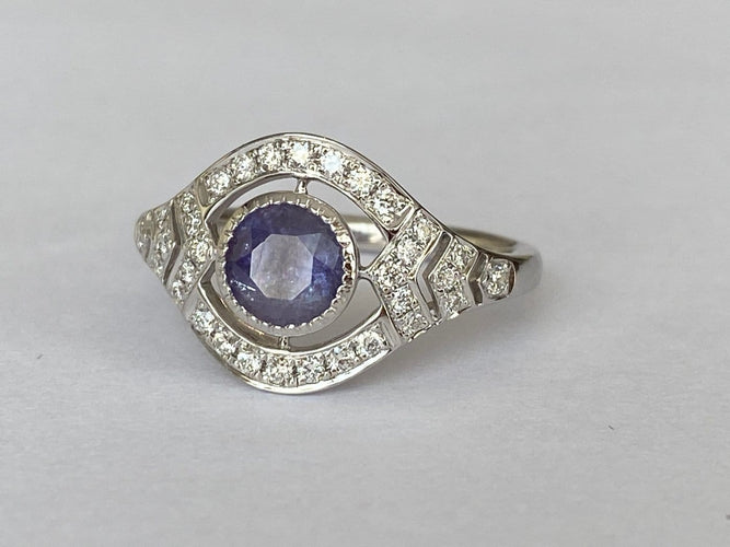 53 Bague en or blanc avec alexandrite ALGT 0,77 ct et diamants 58 Facettes ring