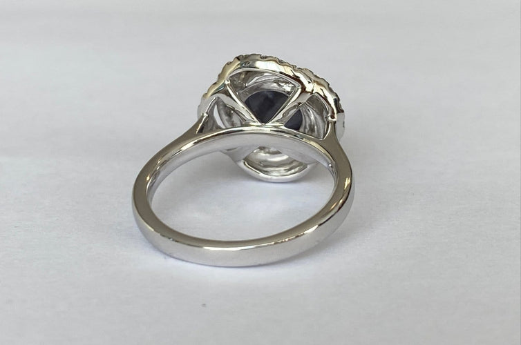 51 Bague en or blanc avec alexandrite ALGT 3,32 ct et diamants 58 Facettes ring