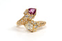 54 Bague contemporaine en or jaune, rubis et diamants 58 Facettes 21866