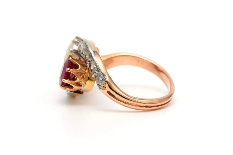 52 Art Nouveau - Bague en or jaune, rubis de synthèse et diamants 58 Facettes 22576