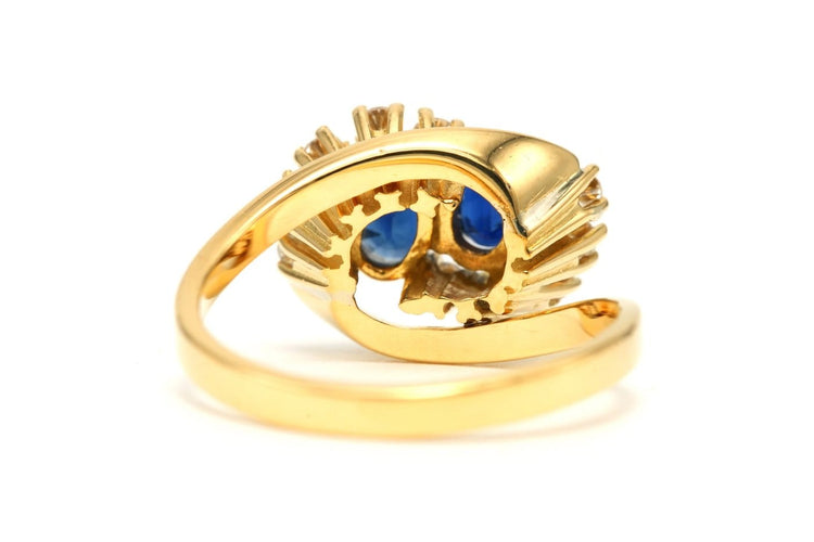 53 Bague contemporaine en or jaune 18 carats, saphirs et diamants 58 Facettes 22739