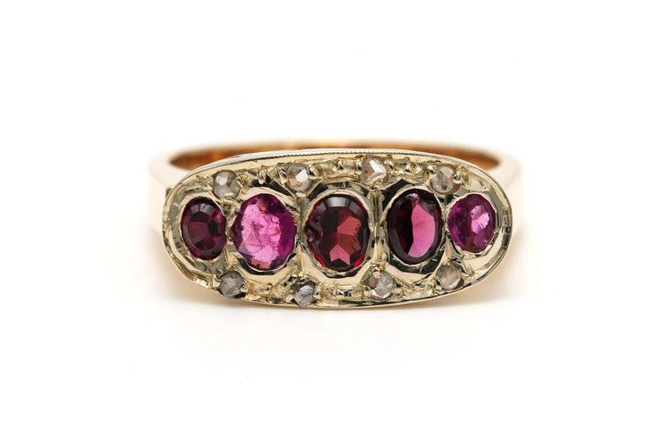 56 Art Déco - Bague en or jaune, rubis et diamants 58 Facettes 22751