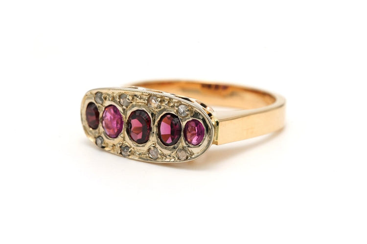 56 Art Déco - Bague en or jaune, rubis et diamants 58 Facettes 22751