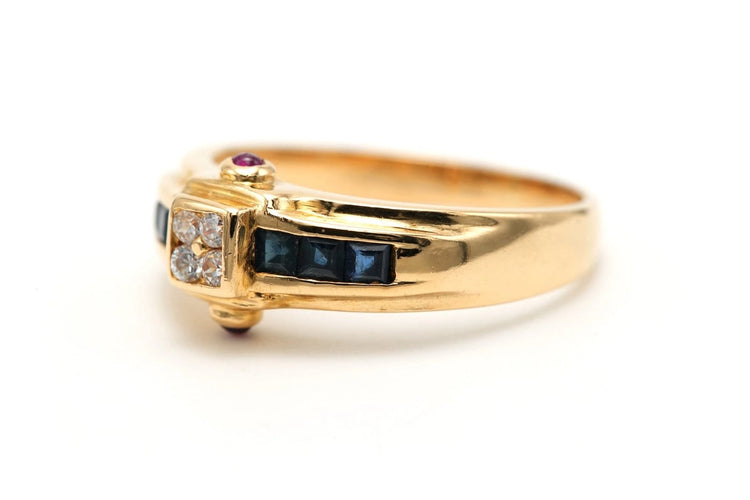 52 Bague contemporaine en or jaune, saphirs, rubis et diamants 58 Facettes 23176