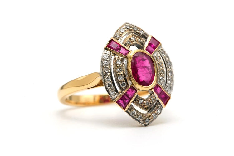 57 Bague Art déco en or jaune, rubis et diamants 58 Facettes 23204