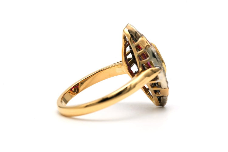 57 Bague Art déco en or jaune, rubis et diamants 58 Facettes 23204