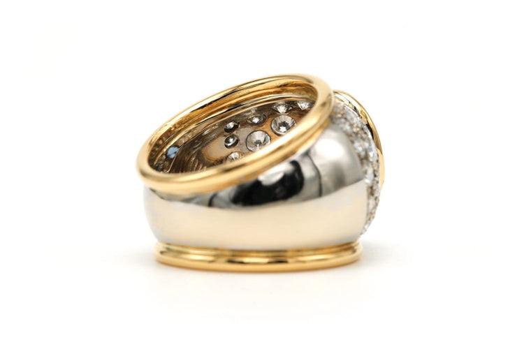 56 Bague contemporaine en or jaune et blanc 18 ct, topaze et diamants 58 Facettes 23696