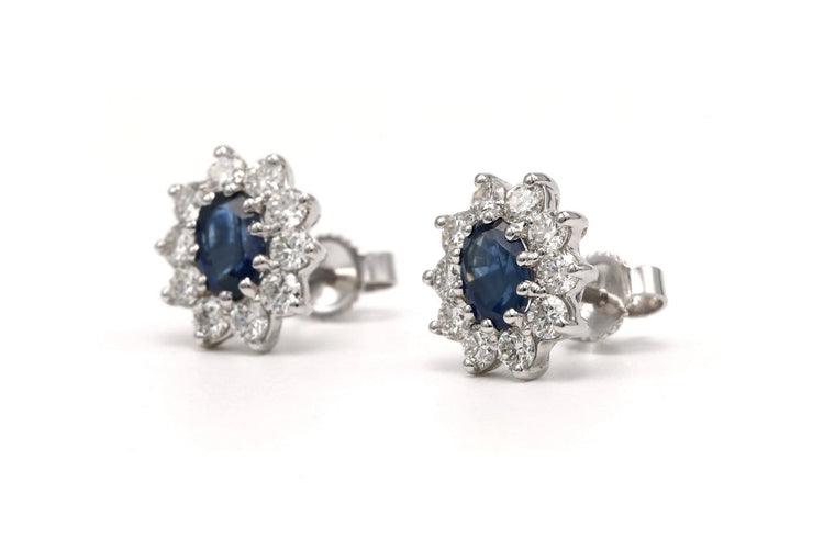 Boucles d'oreilles contemporaines en or blanc 18 carats, saphirs et diamants 58 Facettes 23714