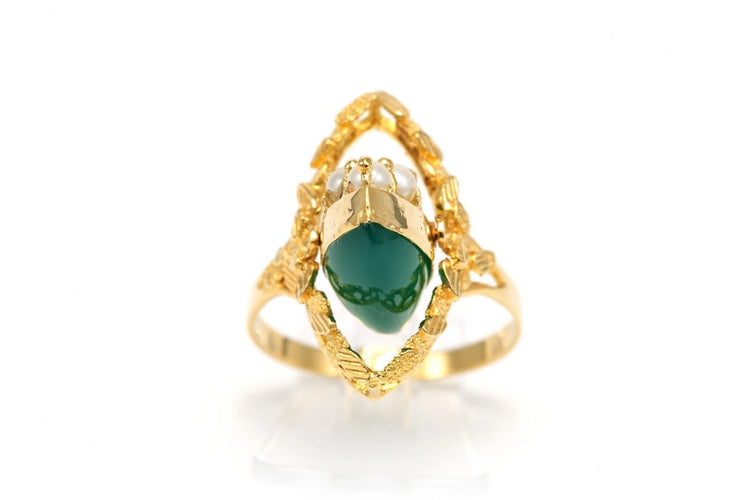 59 Années 50 - Bague en or jaune, perles et chrysoprase 58 Facettes B862