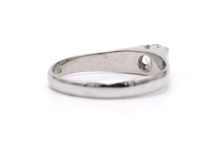 55 Bague années 70 en or blanc 18 carats et diamant 58 Facettes 23759