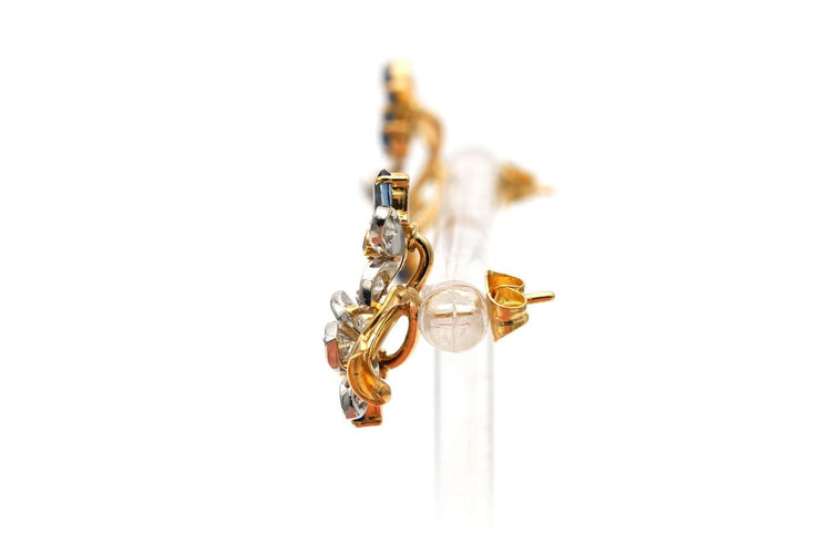 Boucles d'oreilles en or jaune 18 carats, saphirs, rubis et diamants 58 Facettes 23691