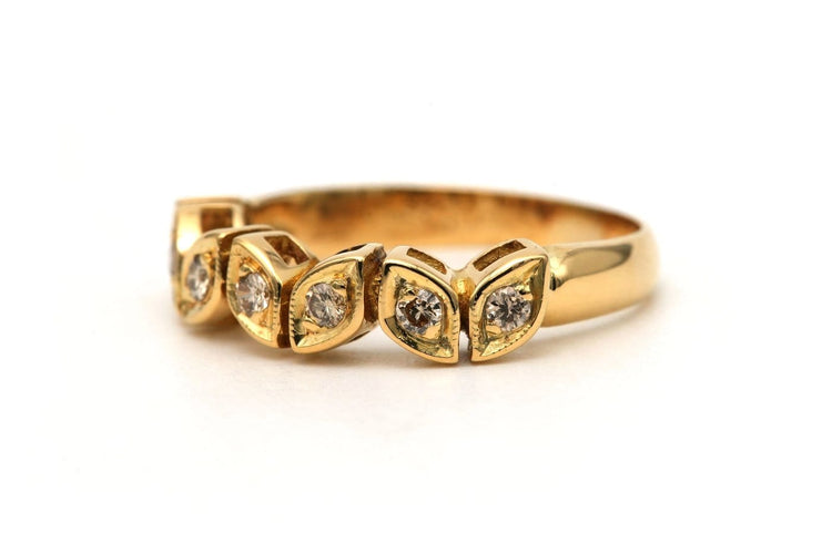 49 Bague contemporaine en or jaune et diamants 58 Facettes 23830