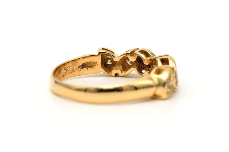 49 Bague contemporaine en or jaune et diamants 58 Facettes 23830