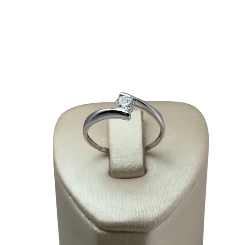 Bague 54 Bague solitaire en or blanc 18 carats 58 Facettes 250226