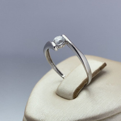 Bague 54 Bague solitaire en or blanc 18 carats 58 Facettes 250226
