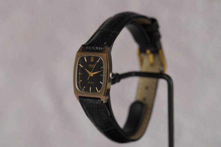 Seiko Exceline Tonneau - Montre en acier 58 Facettes TOT-11118
