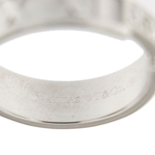 Bague 53 Tiffany & Co Atlas - Bague alliance en or blanc 18 ct et diamants 0,15 ct 58 Facettes 30977