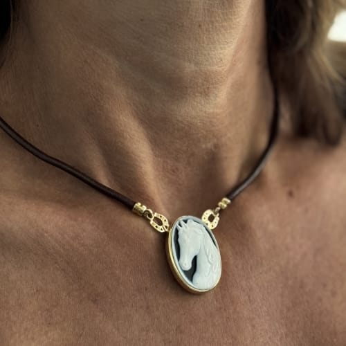 Collier Gobbi 1842 - Collier avec camée en or jaune 18 kt 58 Facettes 33169