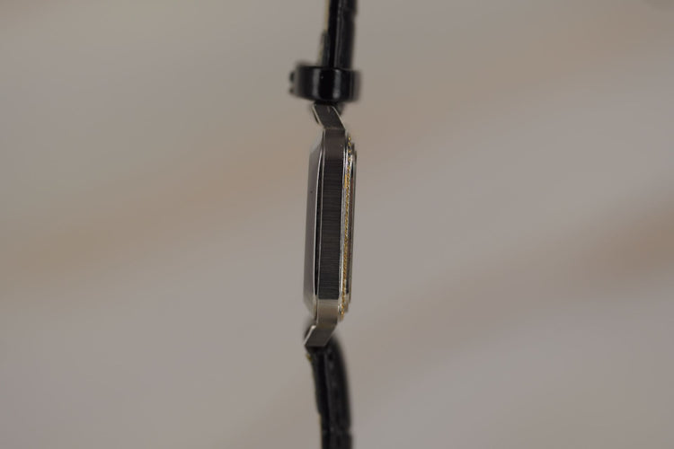 Universal Genève Quartz - Montre femme en acier 58 Facettes TOT-10715