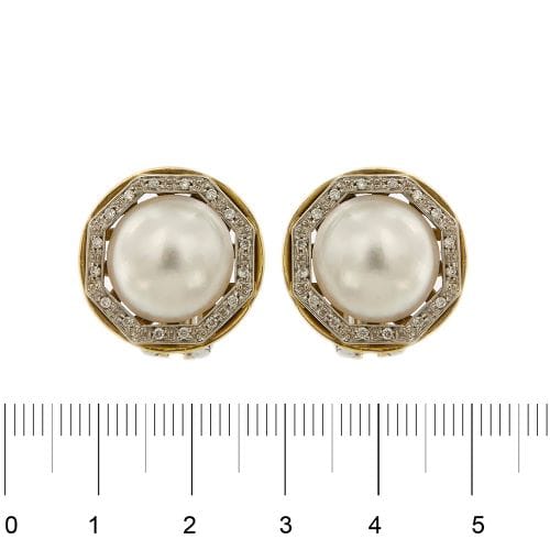 Boucles d'oreilles Boucles d’oreilles - Puces en or jaune et blanc 18 ct, perles mabé et diamants 58 Facettes 26824