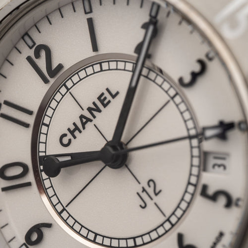 Montre Chanel J12 Limited Edition - Montre en céramique blanche 58 Facettes TOT-02234