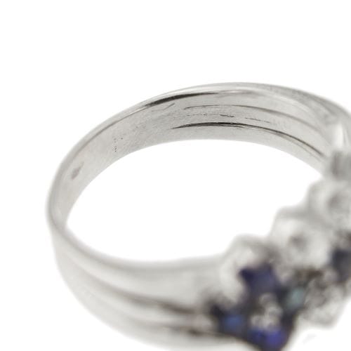 Bague 56 Bague rivière triple en or blanc 18 ct avec diamants et saphirs 58 Facettes 30225