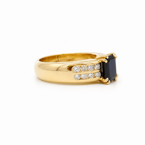 53 Bague vintage en or jaune, saphir et diamants 58 Facettes 1.0002147/1