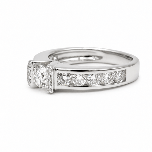 57 Bague bandeau en or blanc et diamants 1,60 carat 58 Facettes 1.0001331/2