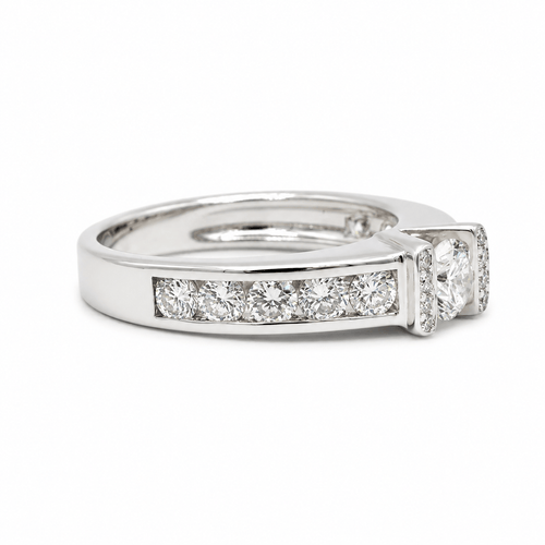 57 Bague bandeau en or blanc et diamants 1,60 carat 58 Facettes 1.0001331/2