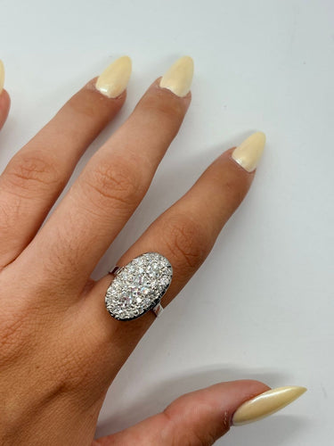 54 Bague ancienne en or blanc et diamants 1,40 ct 58 Facettes 2222