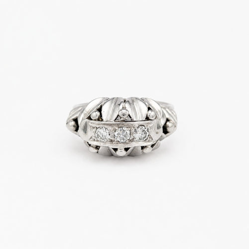 https://18carats.fr/wp-content/uploads/2026/06/37833-37838-Bague-ancienne-en-or-blanc-et-diamants.jpg