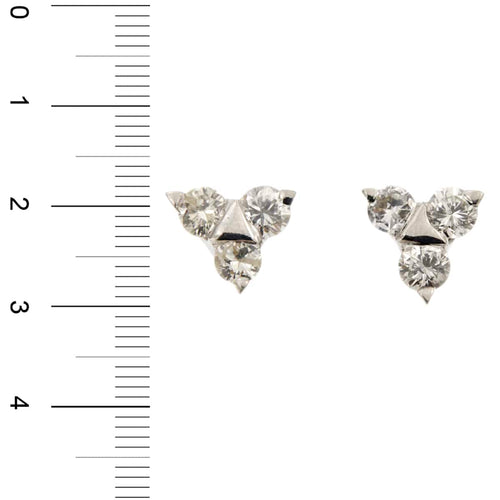 Boucles d'oreilles Boucles d'oreilles point de lumière triangulaires en or blanc 18 ct et diamants 0,96 ct 58 Facettes 29788