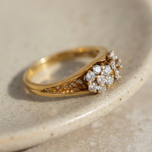 55 Bague fleur vintage en or jaune 585 et diamants 58 Facettes HJ062640