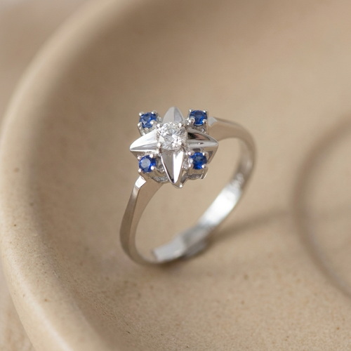 51 Bague vintage en or blanc avec saphirs et diamant 58 Facettes HJ062649