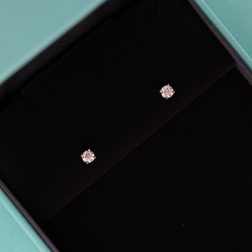 Tiffany and Co - Boucles d'oreilles en platine et diamants 58 Facettes FB11880