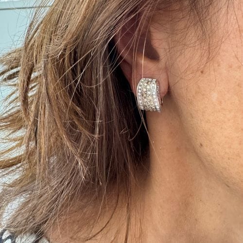 Boucles d'oreilles Boucles d’oreilles à lobe en or blanc 18 ct avec diamants 58 Facettes 13036