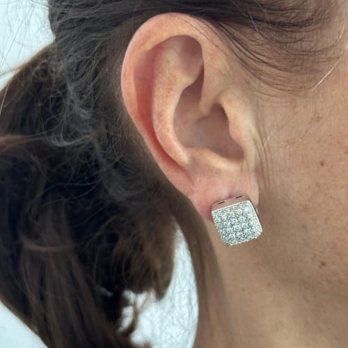 Boucles d'oreilles Boucles d'oreilles carrées - Puces en or blanc 18 ct et diamants 58 Facettes 13519
