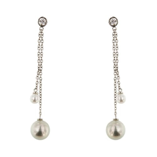 Boucles d'oreilles Salvini - Boucles d’oreilles pendantes en or blanc 18 ct, perles et diamants 58 Facettes 30516