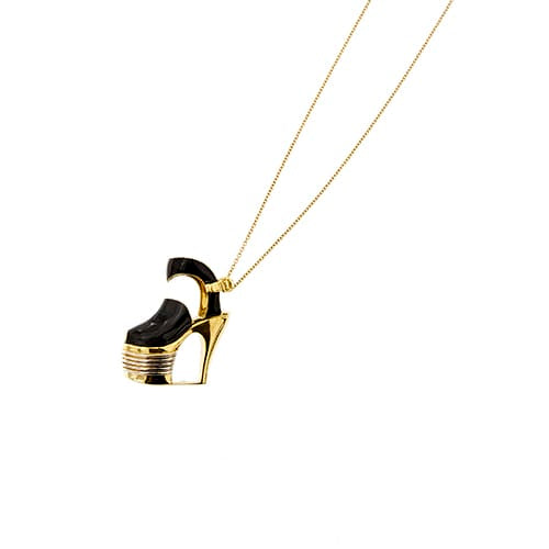 Collier Salvatore Ferragamo New Renaissance - Collier long en or jaune avec pendentif sandale émaillée 58 Facettes 39527