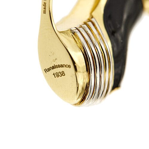 Collier Salvatore Ferragamo New Renaissance - Collier long en or jaune avec pendentif sandale émaillée 58 Facettes 39527