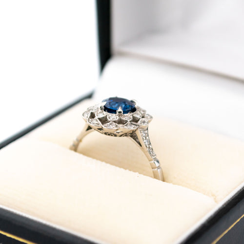 Bague 54 Bague cluster Art déco en platine avec saphir et diamants 58 Facettes A0509B793E254699AD49C1EA40CBF39B