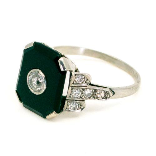 Bague 53 Bague Art déco octogonale en platine, diamants et onyx 58 Facettes 85EA8BFC6B4C4CD5967745371A2A81C2