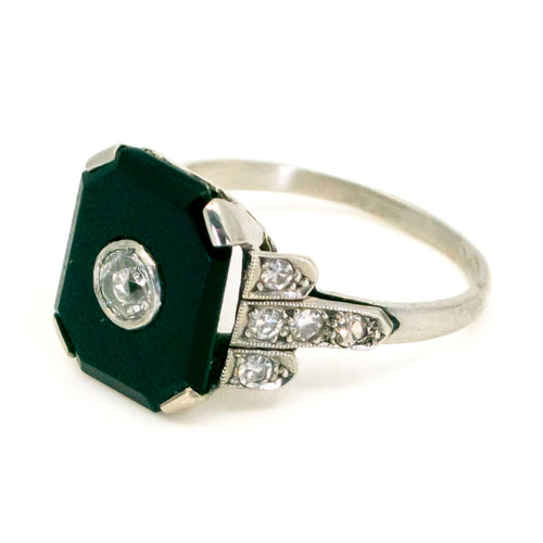 Bague 53 Bague Art déco octogonale en platine, diamants et onyx 58 Facettes 85EA8BFC6B4C4CD5967745371A2A81C2