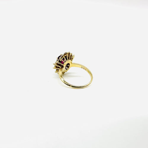 Bague 55 Bague en or jaune 750 avec rubis et diamants 58 Facettes Z15B51570