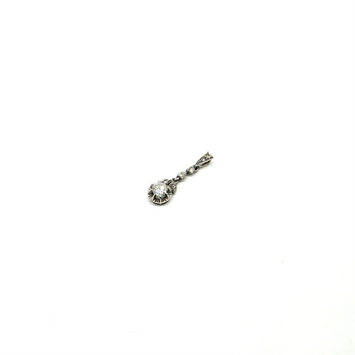 Pendentif Pendentif en or blanc et diamants 58 Facettes Z15B51659