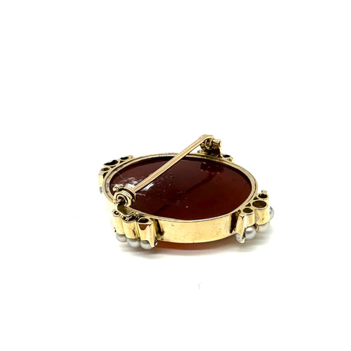 Broche Broche camée en or jaune 750, pierre dure et perles 58 Facettes Z15B51395