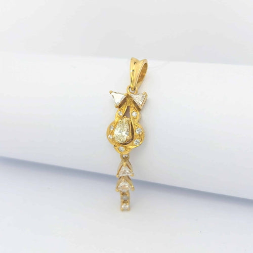 Pendentif Pendentif en or jaune 18 carats et diamants 58 Facettes 5605