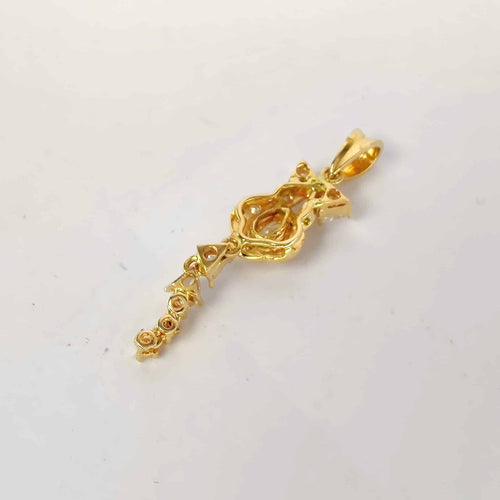 Pendentif Pendentif en or jaune 18 carats et diamants 58 Facettes 5605
